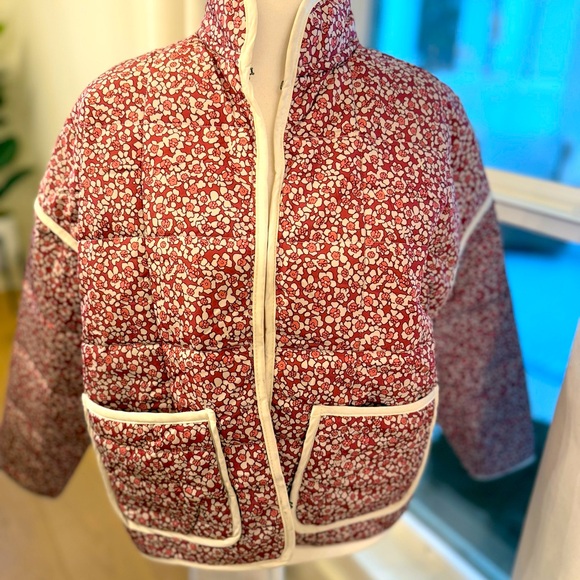 Pink Lily Jackets & Blazers - Ladies Red and Ivory Floral Quilted Jacket, New! Size Small